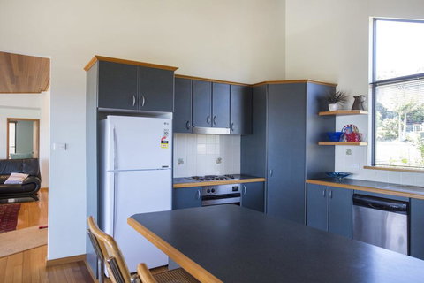 17 Canberra Crescent - Prestige Views At Burrill Lake - Yamba Accommodation 1