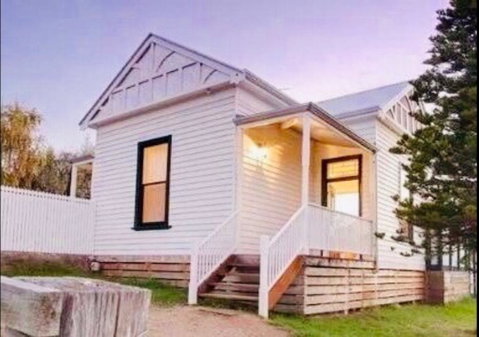 1880s Kananook Boutique Historic Luxury Apartment FSC Private Villa Bairnsdale - Yamba Accommodation 1
