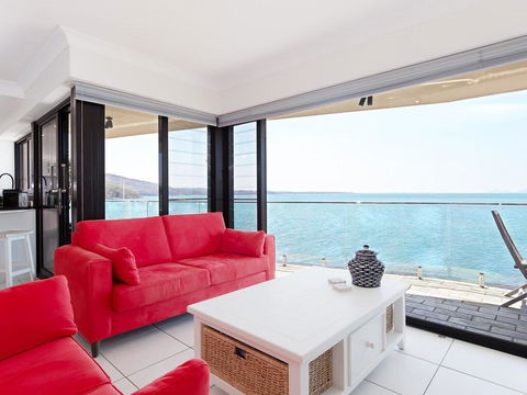 2 'Lanimer' 14 Mitchell Street - Beautiful Waterfront Property With Spectacular Views - Yamba Accommodation 0