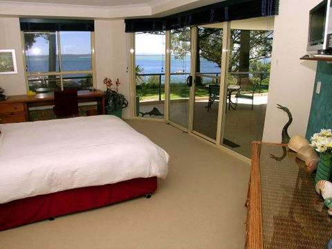 2 'Magnus Pines' 52-56 Magnus Street - Stunning Unit With Aircon, Water Views & Foxtel - Yamba Accommodation 1