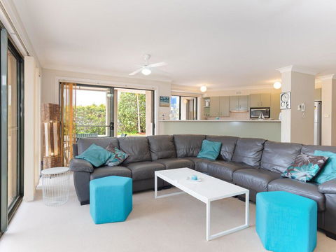 2 'Peninsula Waters' - Three Bedroom Unit With Spacious Private Courtyard & WIFI - Yamba Accommodation 1