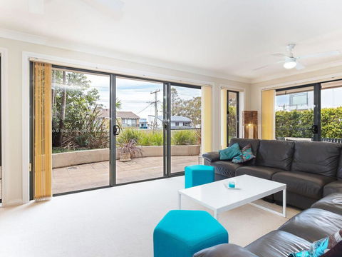 2 'Peninsula Waters' - Three Bedroom Unit With Spacious Private Courtyard & WIFI - Yamba Accommodation 2