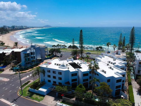 2 Bedroom Private Unit - Alexandria Apartments - Yamba Accommodation 3