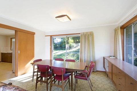 2 Water Crescent - Retro Haven - Yamba Accommodation 2