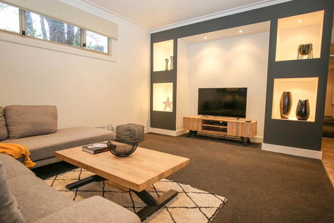 22 Riverside - Yamba Accommodation 3