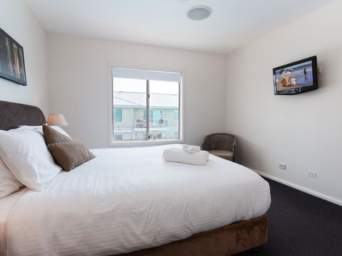 245 'Pacific Blue', 265 Sandy Point Rd - Air Conditioned Unit With Resort Facilities And Linen Supplied - Yamba Accommodation 2