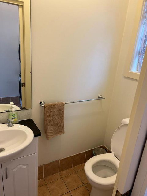 Bexley North Entire Two Storey House 4 Or 5 BR Close To Train Station And Airport - Yamba Accommodation 4