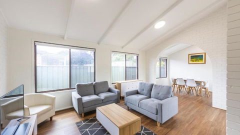 Cabana Feliz Yamba, Pet Friendly Cottage - Yamba Accommodation 2