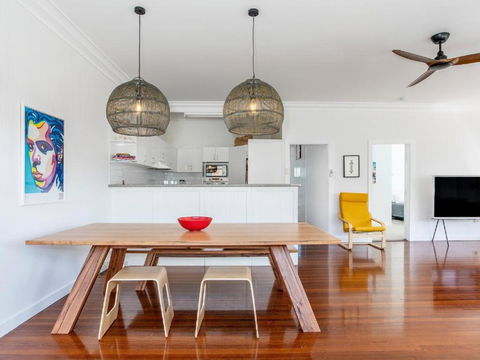 Chill On The Hill - Oceanstays - Yamba Accommodation 3