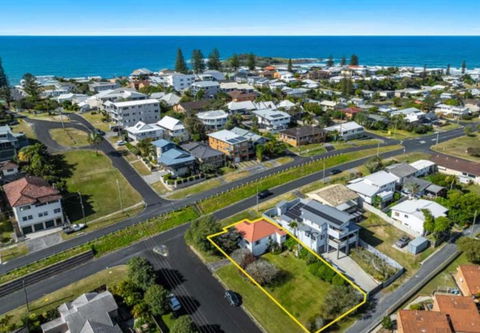 Coastal Echo - Oceanstays - Pet Friendly - Yamba Accommodation 2