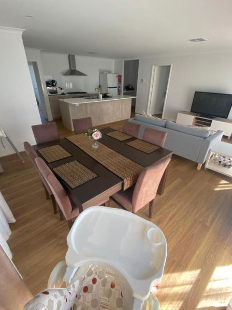 Corporate Executive Modern 5bedroom Family Friendly Home - Disabled Access & Disability Modified - Yamba Accommodation 1