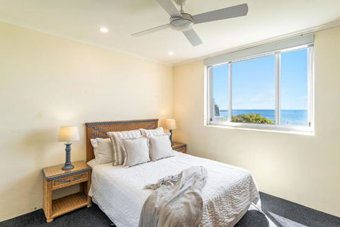 Craigmore 1 - Ocean Views On A Budget - Yamba Accommodation 3
