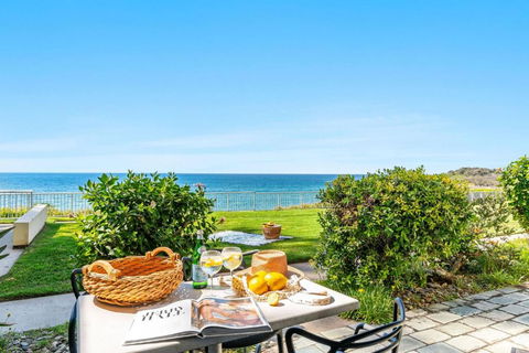 Craigmore 1 - Ocean Views On A Budget - Yamba Accommodation 0