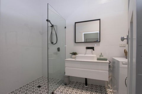 2BR Cottage With Parking Close To Adelaide CBD - Yamba Accommodation 3