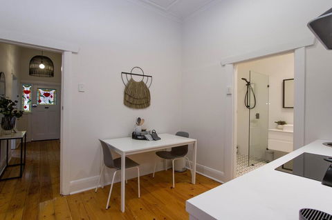 2BR Cottage With Parking Close To Adelaide CBD - Yamba Accommodation 2