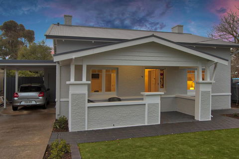 2BR Cottage With Parking Close To Adelaide CBD - Yamba Accommodation 0