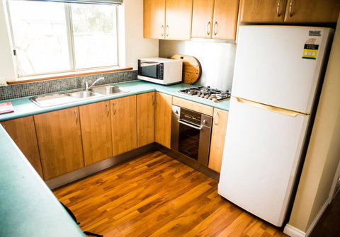 3 Bdrm House With Parking & Outdoor Entertaining - Yamba Accommodation 3