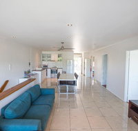 3 Bedroom Apartment // Spence St - Yamba Accommodation