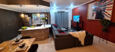 3 BEDROOM CITY ESCAPE - CHAMPAGNE STAYS Darwin - Yamba Accommodation 1