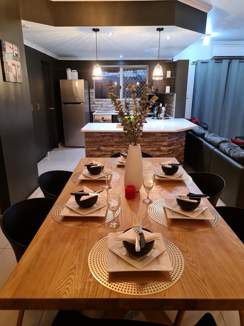 3 BEDROOM CITY ESCAPE - CHAMPAGNE STAYS Darwin - Yamba Accommodation 2