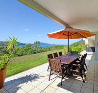 3 Bedroom Poinciana Lodge - Yamba Accommodation