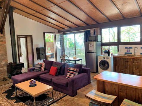 305 Montville - The Artist's Cottage - Yamba Accommodation 0