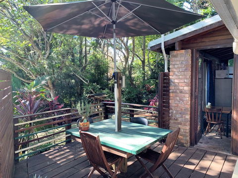 305 Montville - The Artist's Cottage - Yamba Accommodation 2