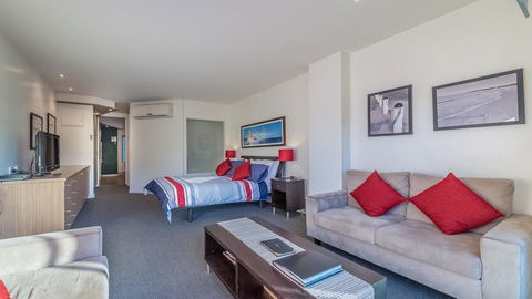 344 The Waves, Cowes - Yamba Accommodation 3