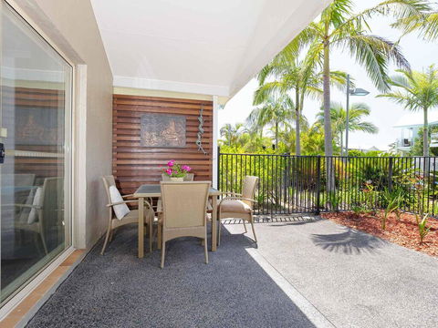 356 ' Oaks Pacific Blue', 265 Sandy Point Rd - Air Conditioned, Direct Pool Access And Suited For Disability - Yamba Accommodation 0