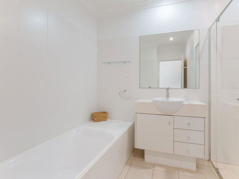356 ' Oaks Pacific Blue', 265 Sandy Point Rd - Air Conditioned, Direct Pool Access And Suited For Disability - Yamba Accommodation 1