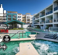 3BR Coolum Beach Escape  Courtyard Pool Spa Tennis - Yamba Accommodation