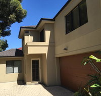 4x3 Townhouse in Rivervale - Yamba Accommodation