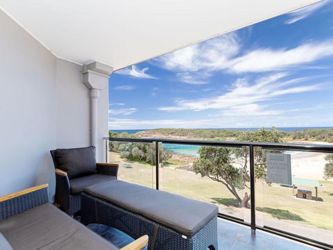 5 'The Outlook', 4 Ocean Parade - Overlooking Boat Harbour Beach And Ducted Air Conditioning - Yamba Accommodation 0