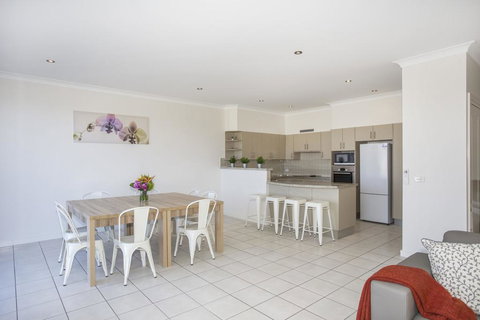 5/14 Dolphin St- Dolphin 5 At Ulladulla - Yamba Accommodation 3