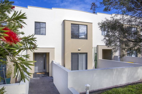 5/14 Dolphin St- Dolphin 5 At Ulladulla - Yamba Accommodation 0