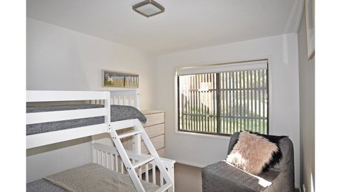 52 ON BAYVIEW - PET FRIENDLY (OUTSIDE ONLY) - Yamba Accommodation 3
