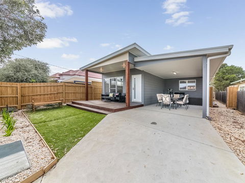 5B Genesta St, Cowes - Yamba Accommodation 2