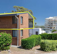 6 'Bahia' 47 Ronald Avenue - fantastic location with filtered water views - Yamba Accommodation