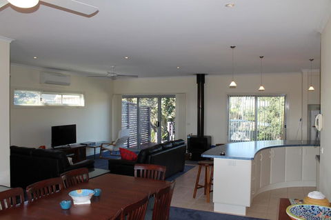 61 Red Rocks Rd, Cowes - Yamba Accommodation 1