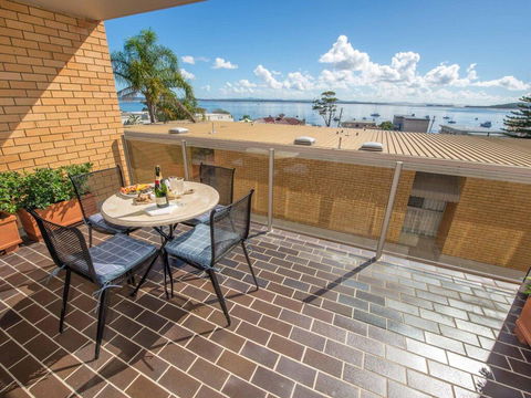 7 'The Crest' 6-8 Tomaree St - Stunning Unit With Spectacular Water Views. - Yamba Accommodation 0