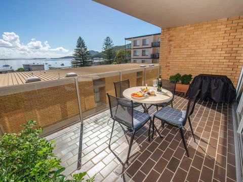 7 'The Crest' 6-8 Tomaree St - Stunning Unit With Spectacular Water Views. - Yamba Accommodation 1