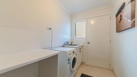 7 Graydens Road, Ventnor With Spectacular Views - Yamba Accommodation 2
