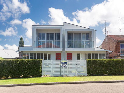 7 Judith Street - Stunning Duplex With Ducted Air - Yamba Accommodation 0