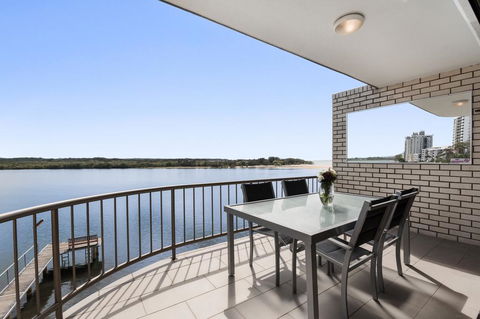 7 Wharf Street - Yamba Accommodation 0