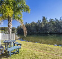 77 Lake Entrance Rd - Waterfront Wonder - Yamba Accommodation
