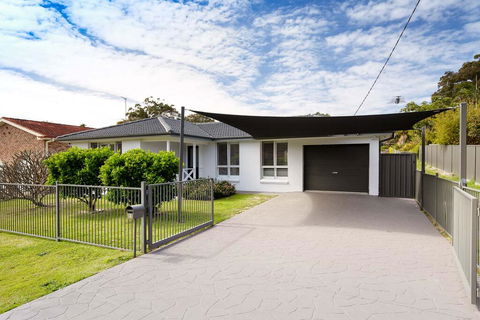 81 Horace St - WIFI And Air Conditioning - Yamba Accommodation 1