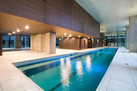 A Charming Studio With Stunning City Views - Yamba Accommodation 3