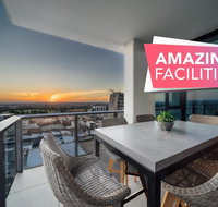 A Cut Above The West - Pool - Rooftop Bar - Gym - Wifi - Yamba Accommodation