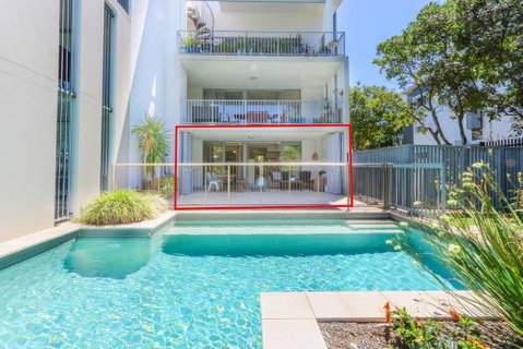 A Deluxe Swim Up - Drift Apartments South - Yamba Accommodation 0
