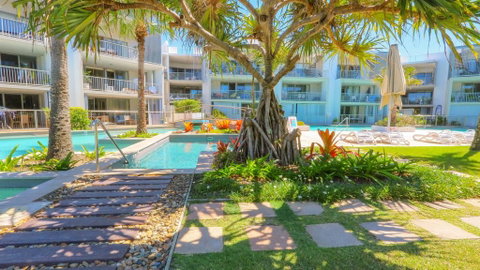 A Deluxe Swim Up - Drift Apartments South - Yamba Accommodation 3